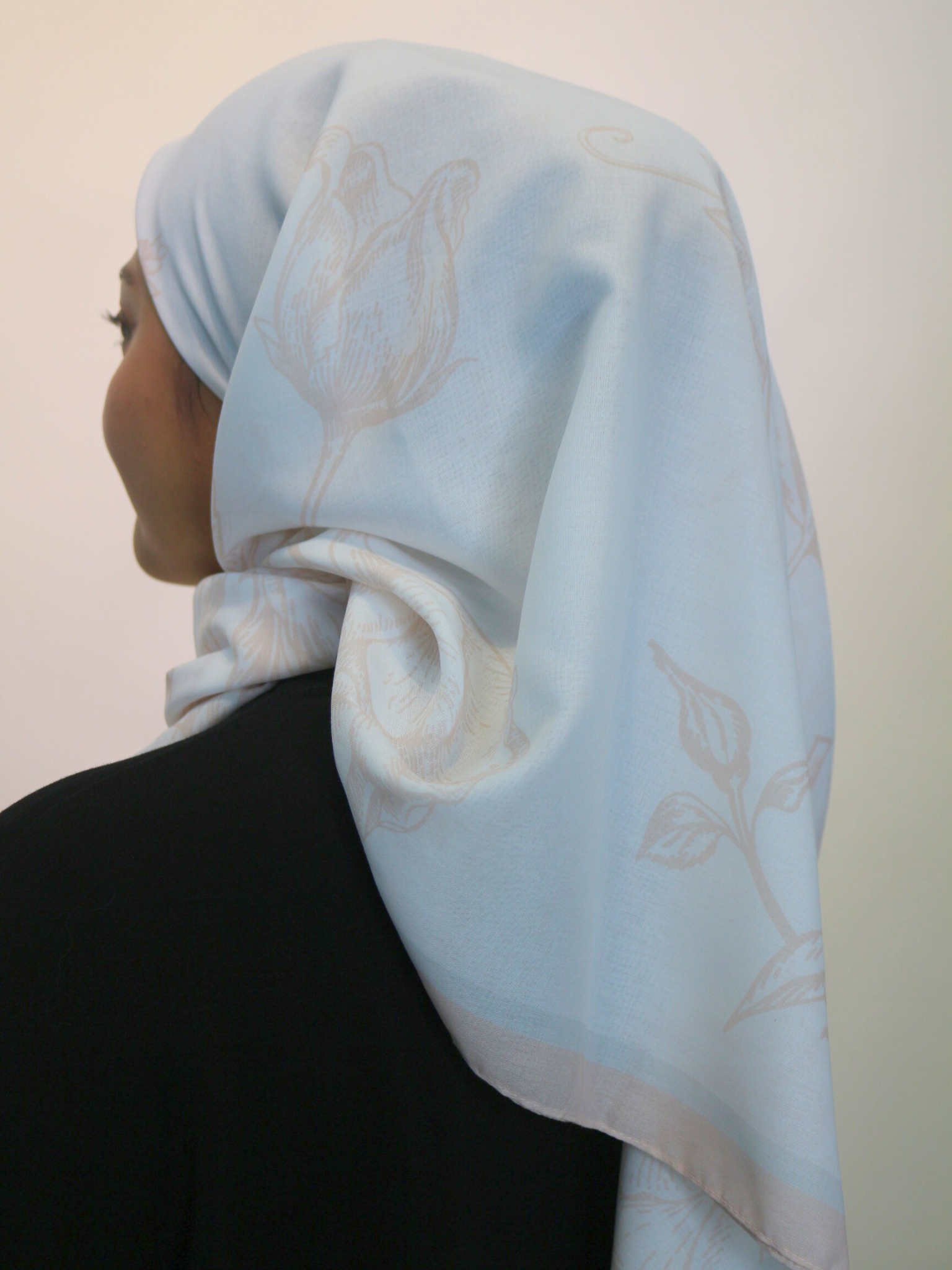 Yana Bawal in Peach