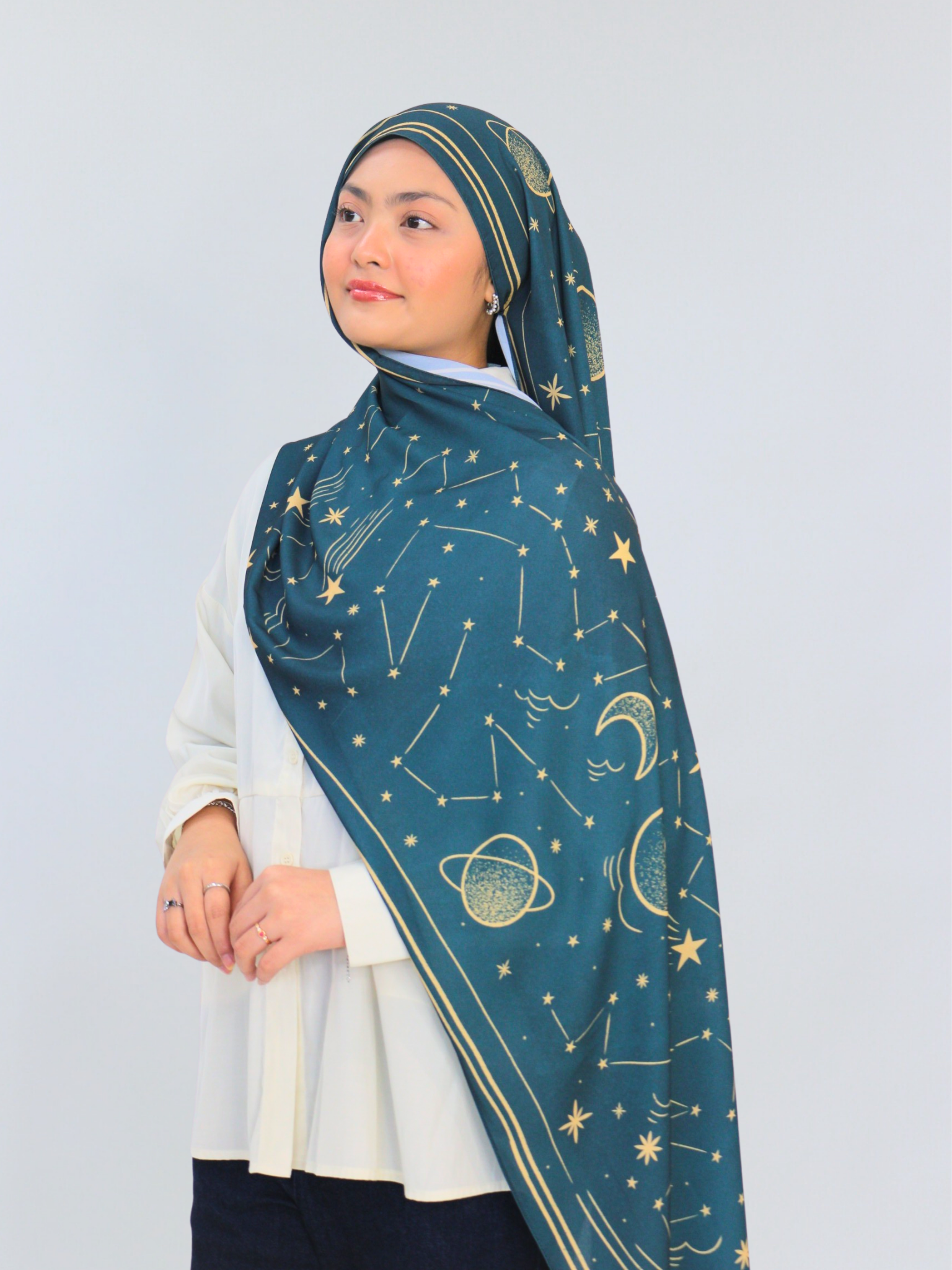 Twyla in Shawl