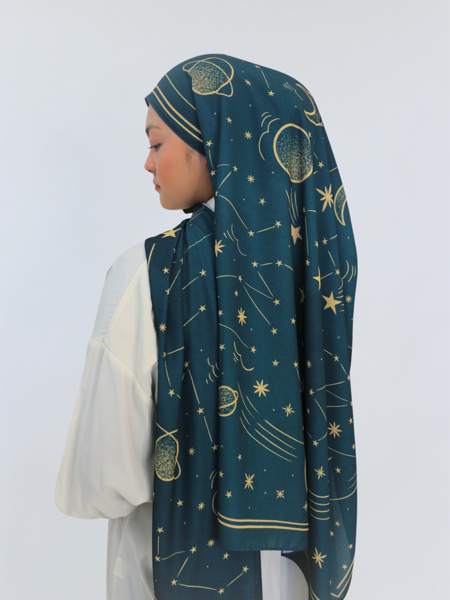 Twyla in Shawl