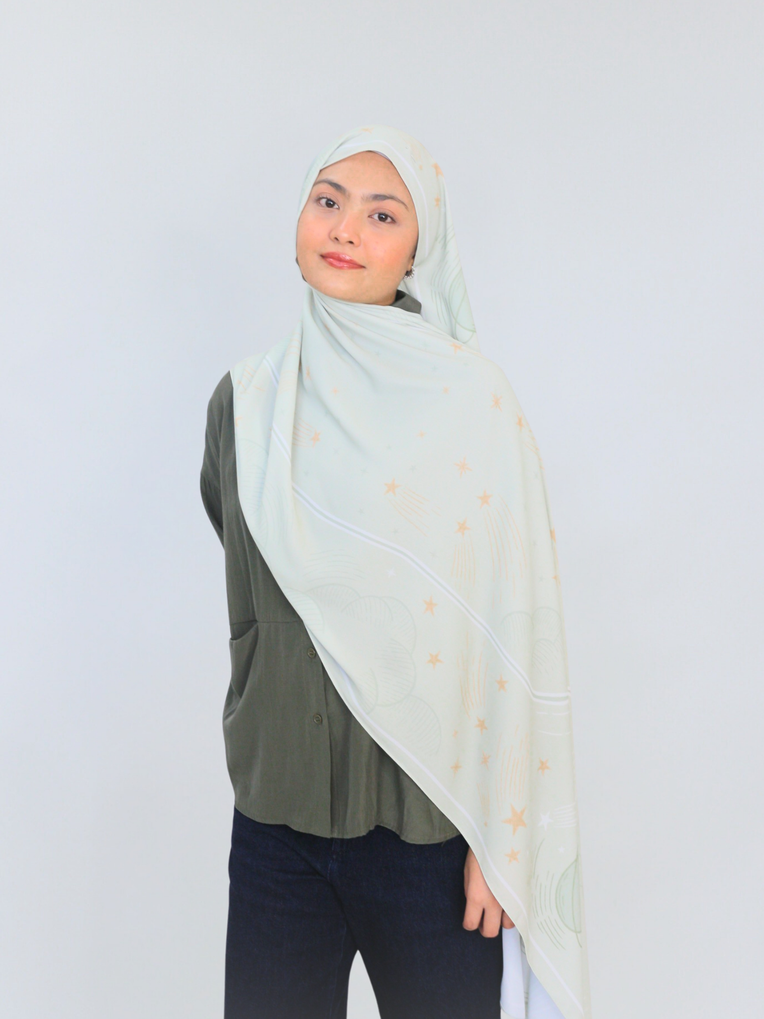 Lyra in Shawl