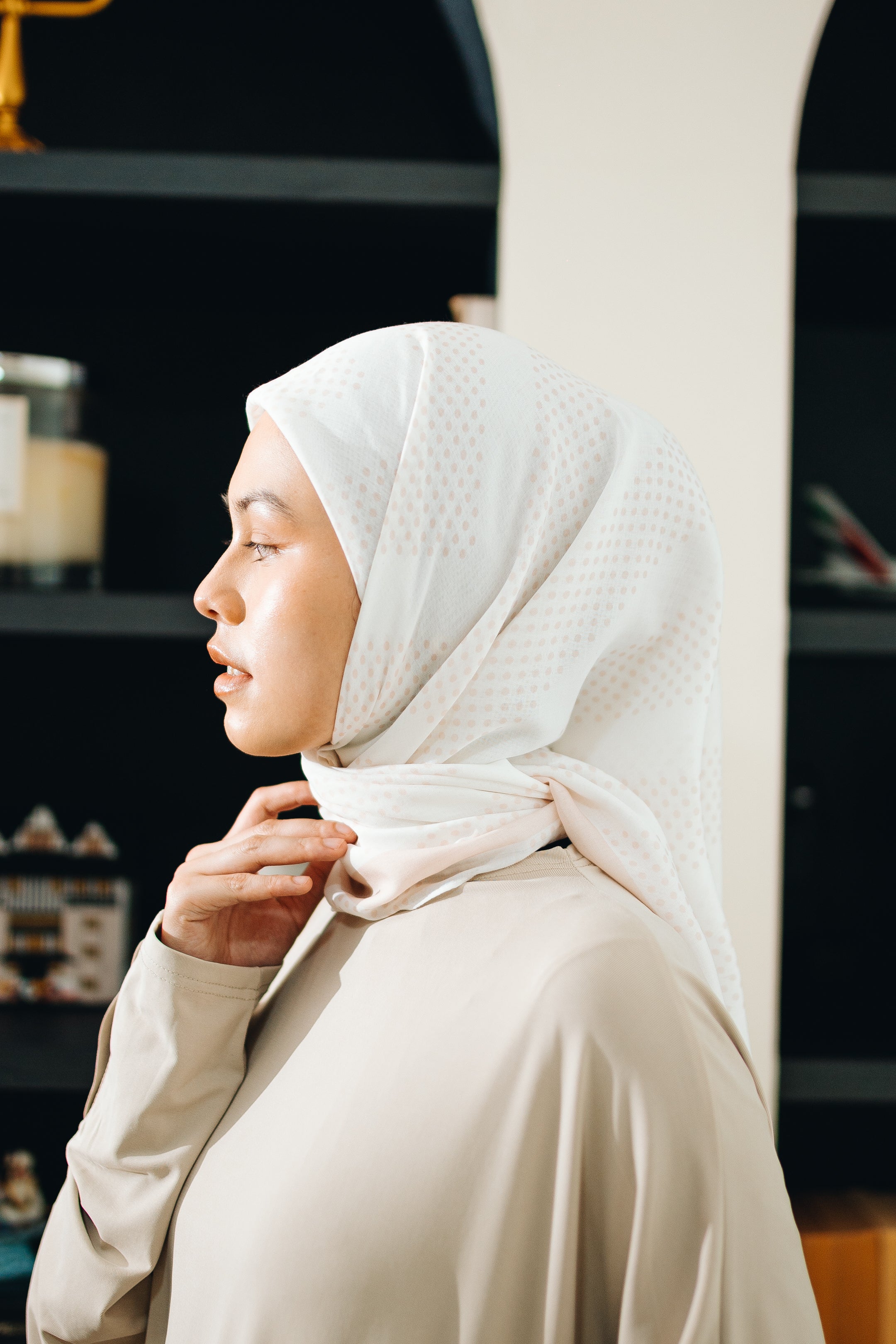 Dina Bawal in Peach