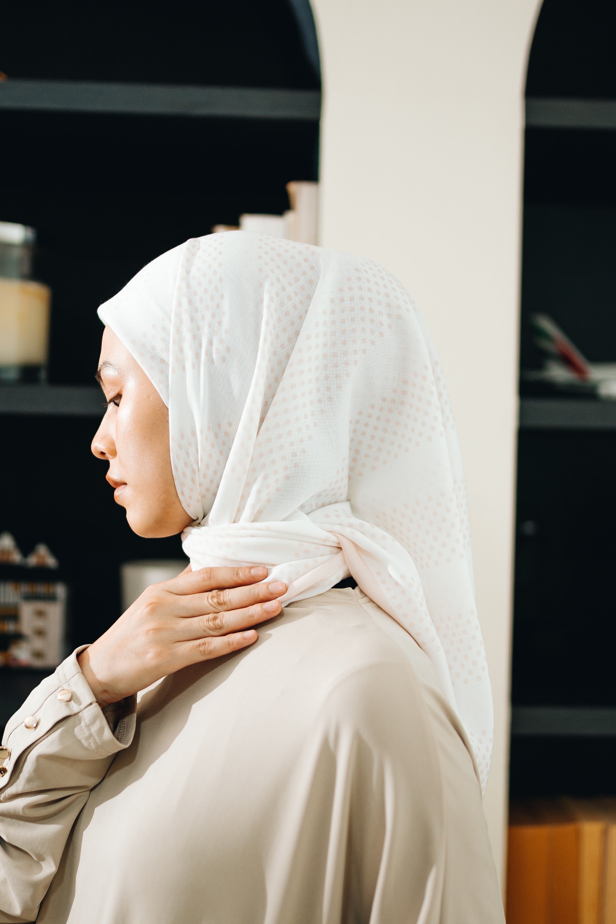 Dina Bawal in Peach
