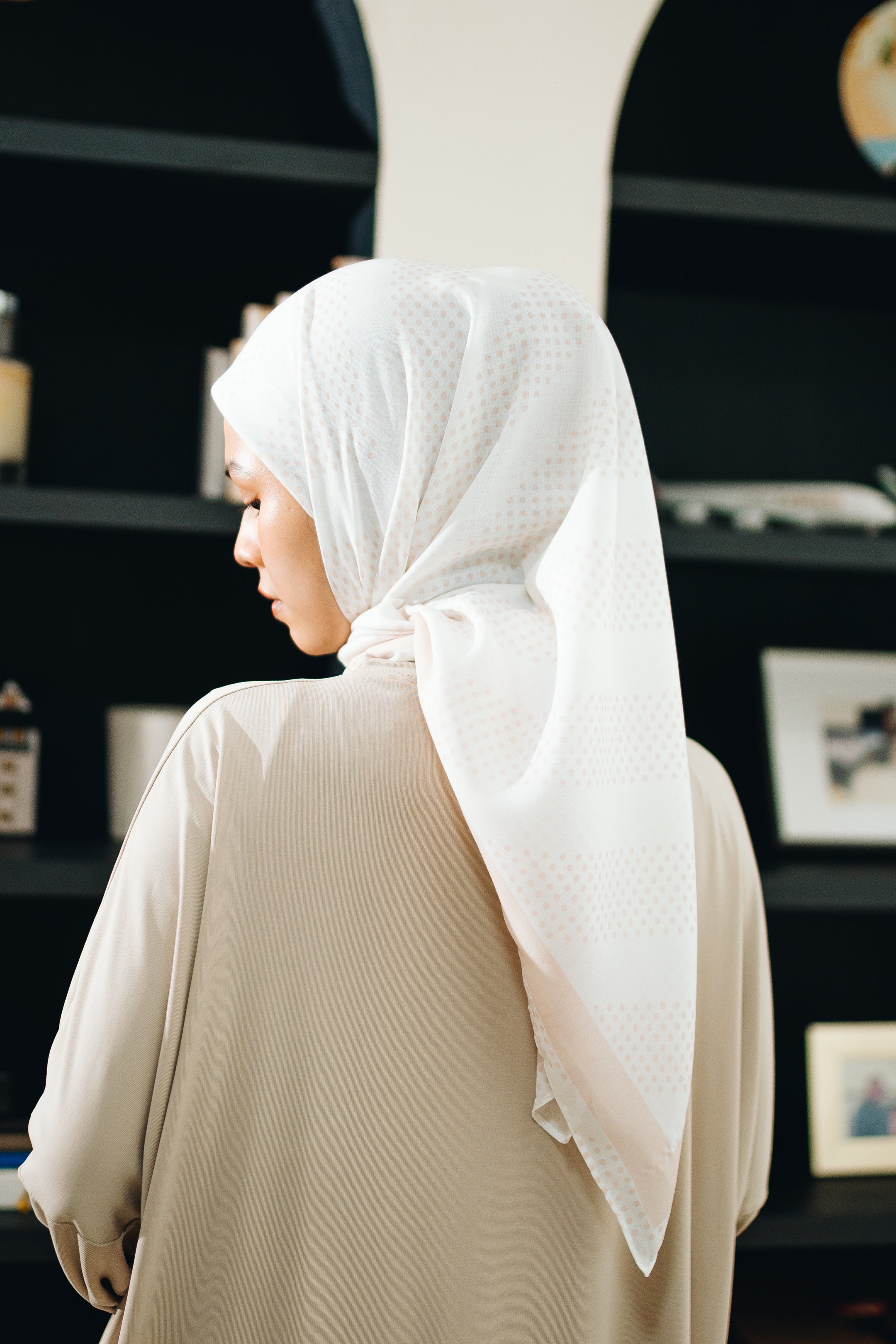 Dina Bawal in Peach