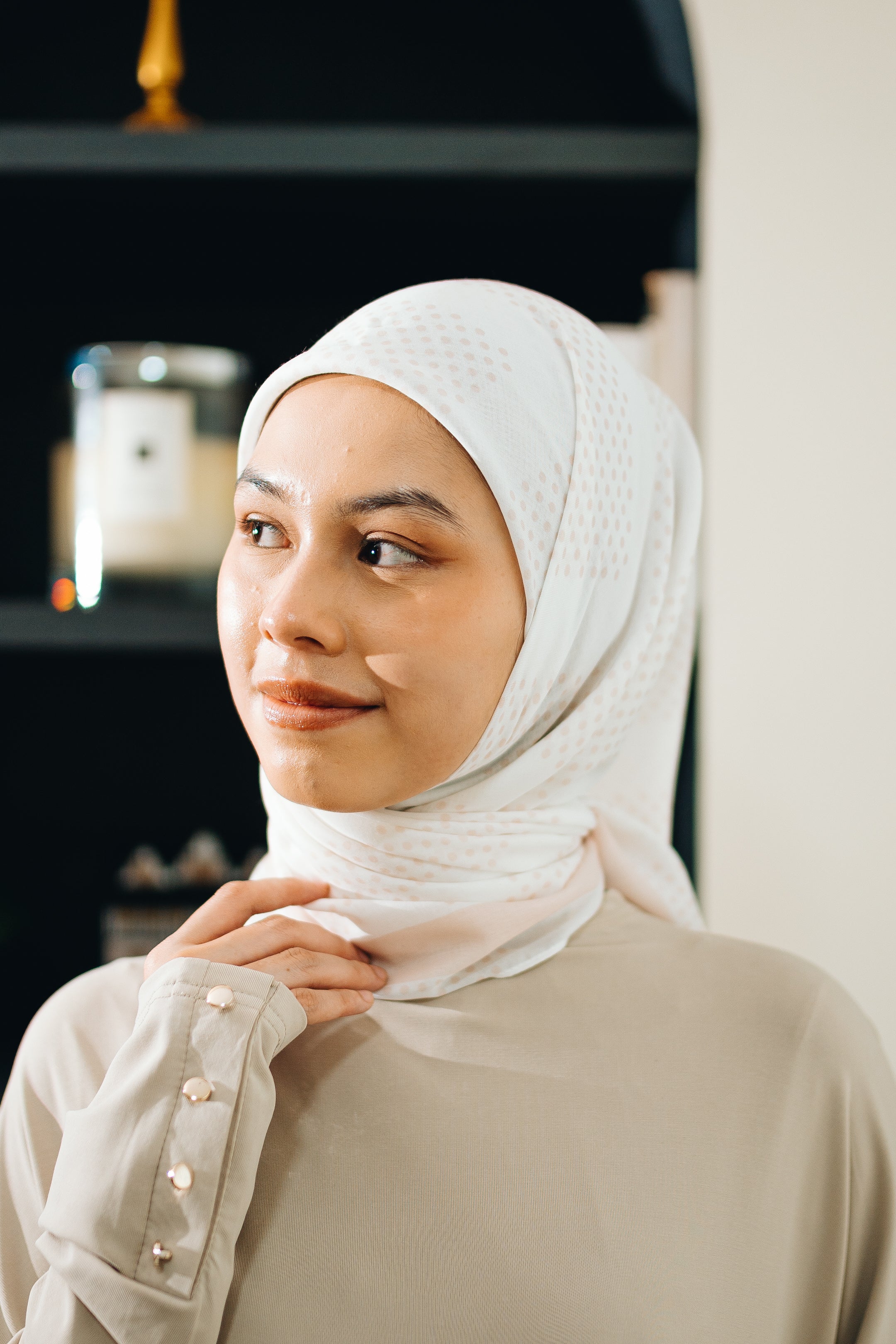 Dina Bawal in Peach