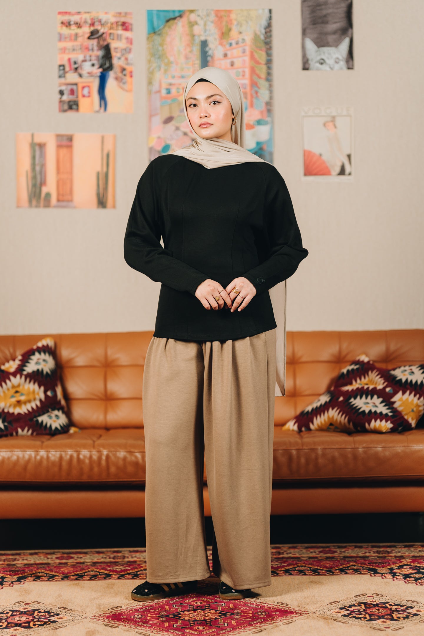 Modal Fitted Top in Black