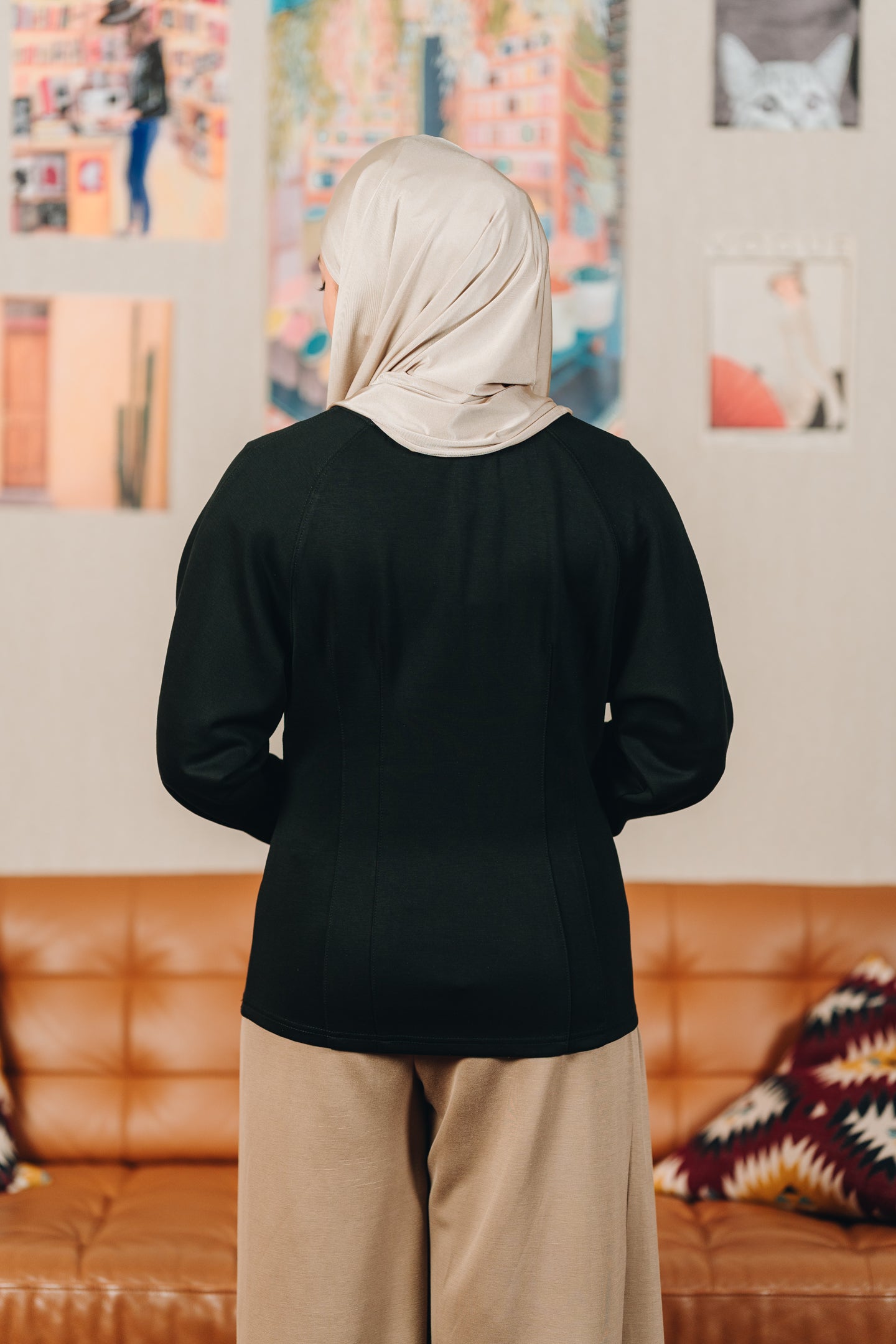 Modal Fitted Top in Black