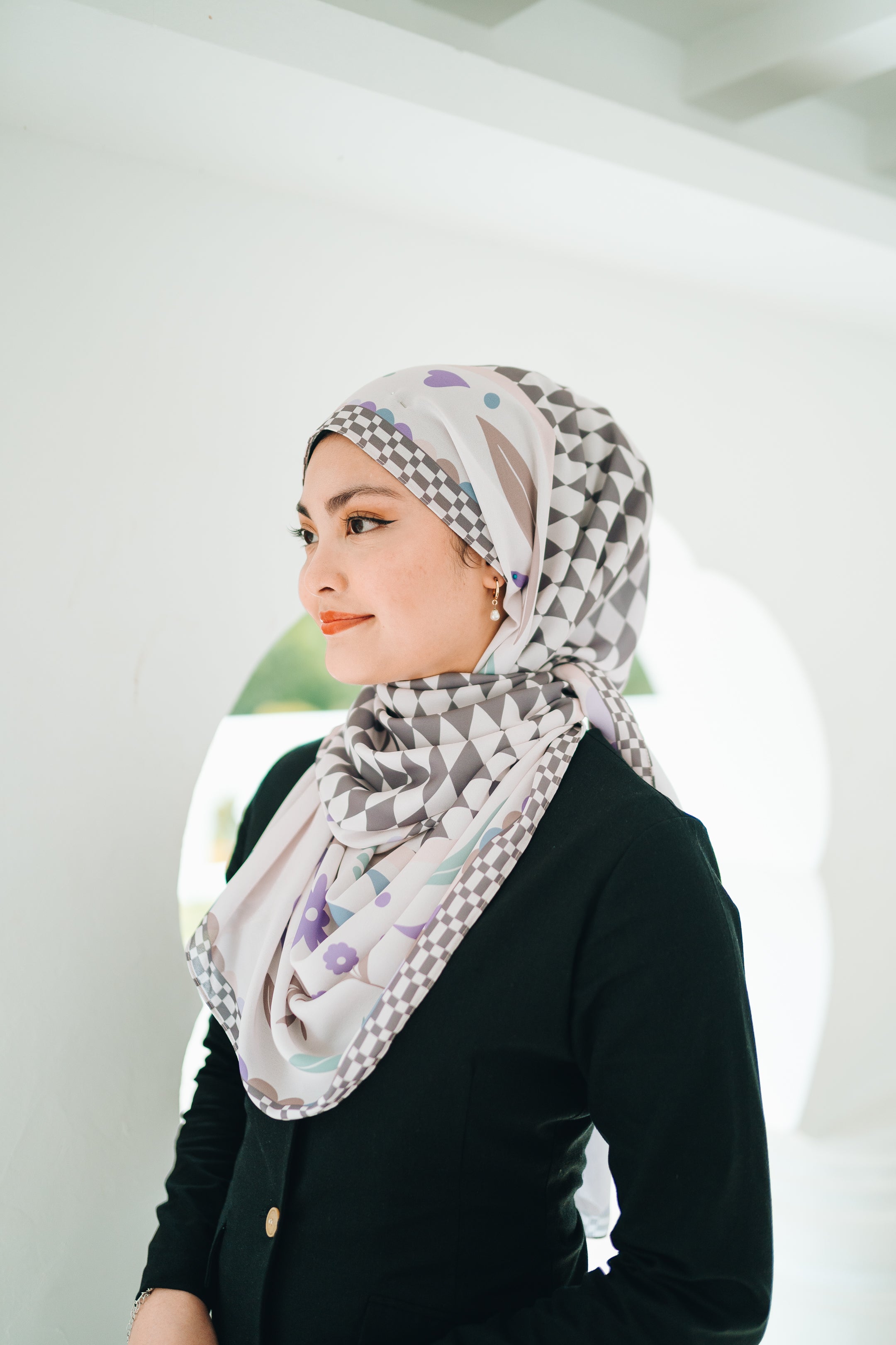 Seraphina in Shawl