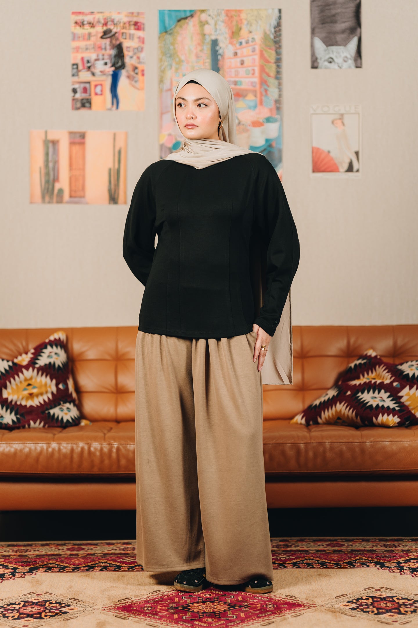 Modal Fitted Top in Black