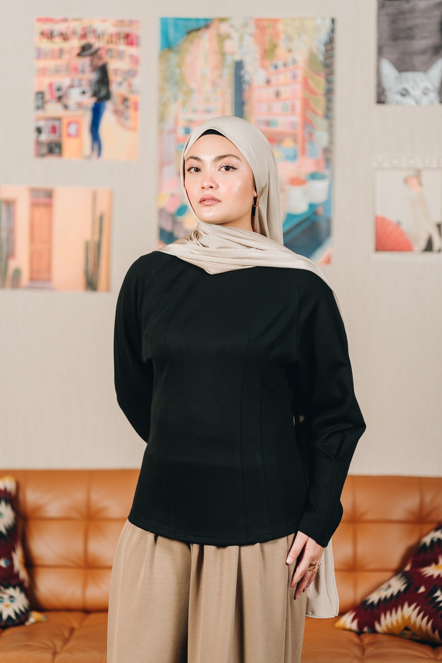 Modal Fitted Top in Black